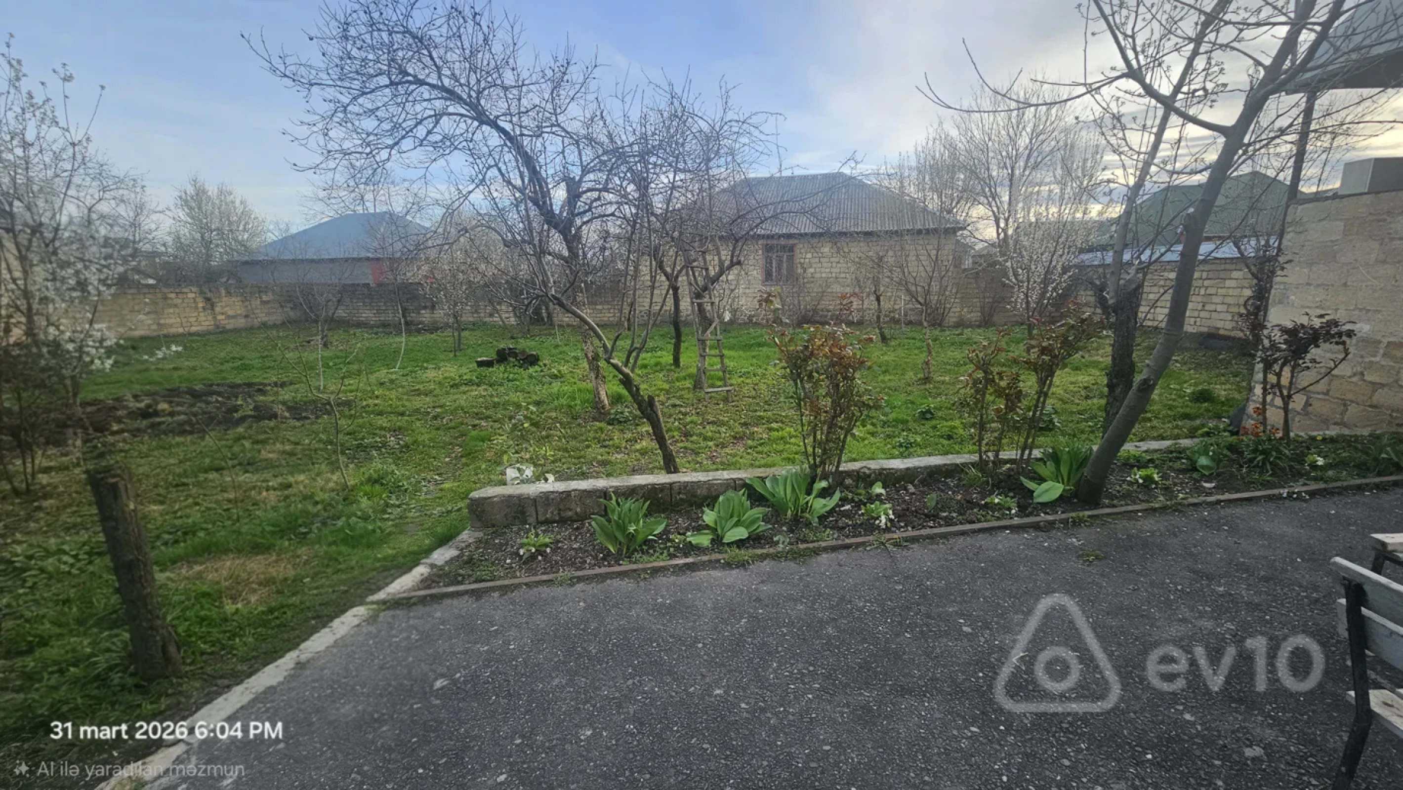 Satılır 7 otaqlı həyət evi 270 m²