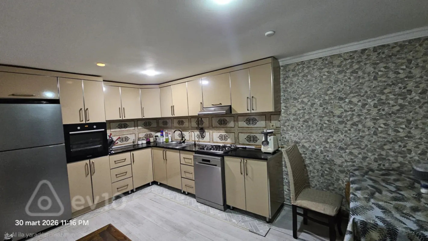 Satılır 7 otaqlı həyət evi 270 m²