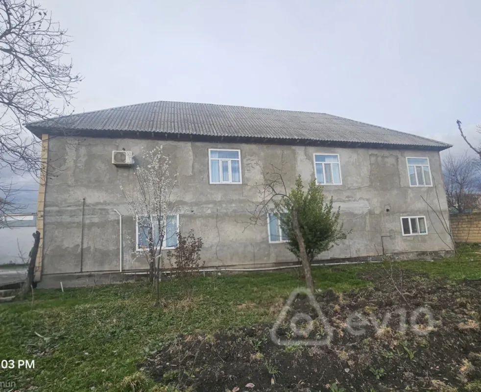 Satılır 7 otaqlı həyət evi 270 m²