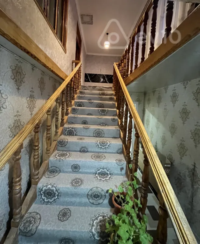 Satılır 7 otaqlı həyət evi 270 m²