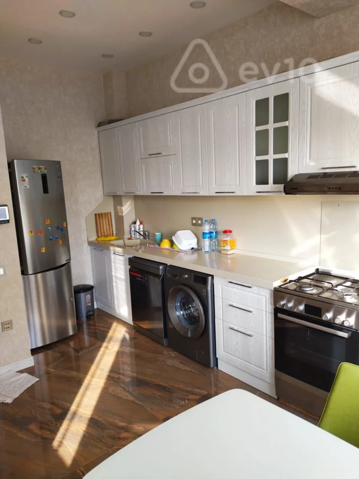 Kirayə verilir 3 otaqlı yeni tikili 121 m²