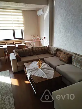 Kirayə verilir 3 otaqlı yeni tikili 121 m²