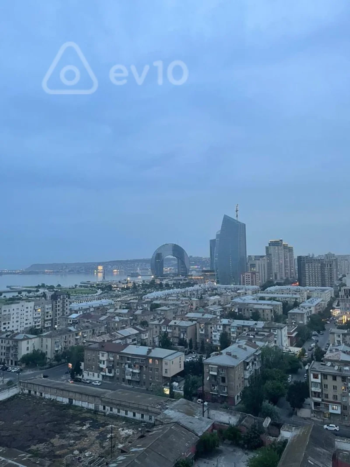 Kirayə verilir 2 otaqlı yeni tikili 80 m²