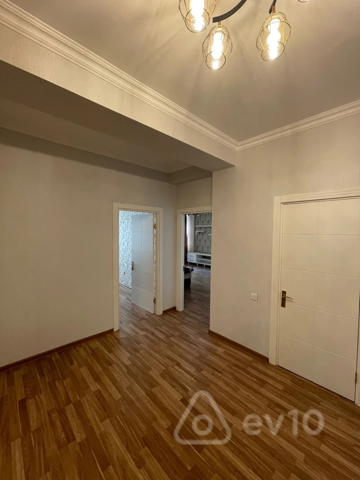 Kirayə verilir 2 otaqlı yeni tikili 80 m²