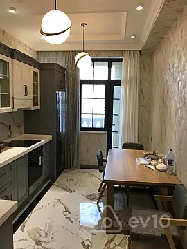 Kirayə verilir 2 otaqlı yeni tikili 88 m²