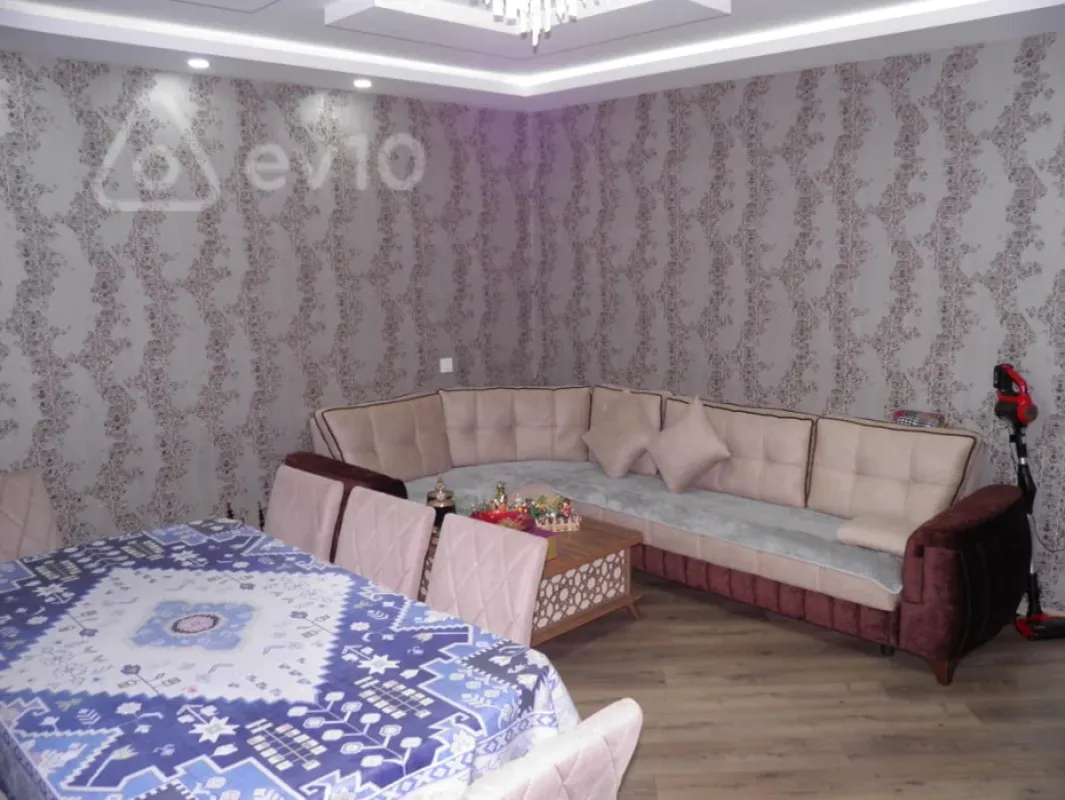 Satılır 5 otaqlı həyət evi 220 m²