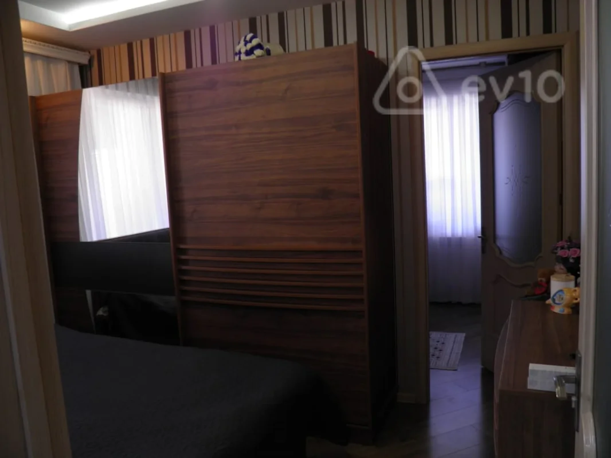 Satılır 5 otaqlı həyət evi 220 m²