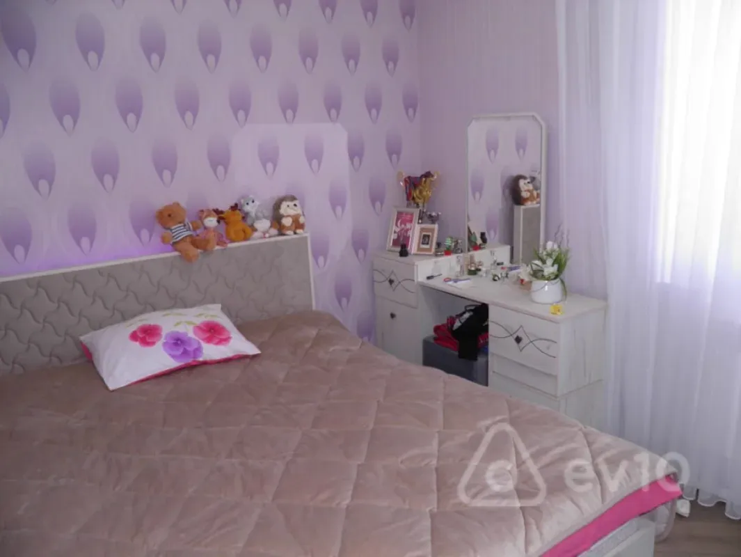 Satılır 5 otaqlı həyət evi 220 m²