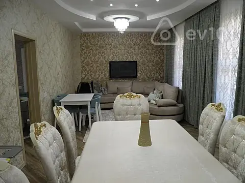 Satılır 5 otaqlı həyət evi 220 m²