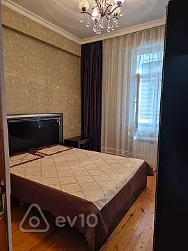 Kirayə verilir 2 otaqlı köhnə tikili 55 m²