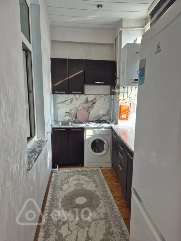 Kirayə verilir 2 otaqlı köhnə tikili 55 m²