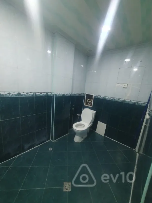 Kirayə verilir 2 otaqlı köhnə tikili 55 m²