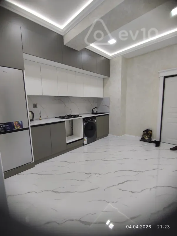 Kirayə verilir 2 otaqlı yeni tikili 70 m²