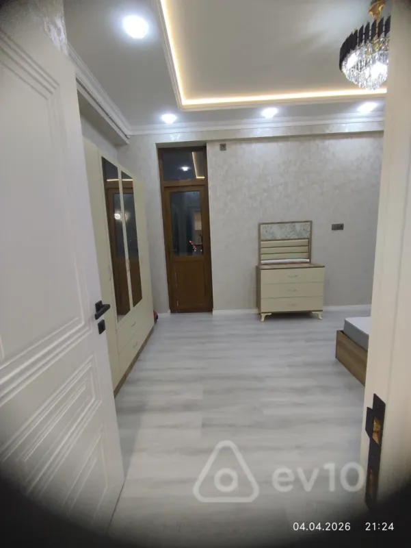 Kirayə verilir 2 otaqlı yeni tikili 70 m²