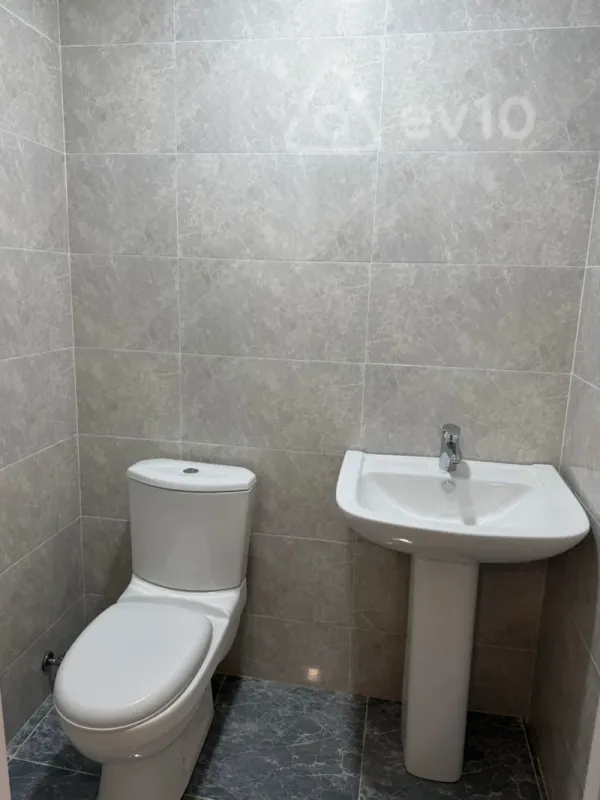 Kirayə verilir 3 otaqlı yeni tikili 75 m²