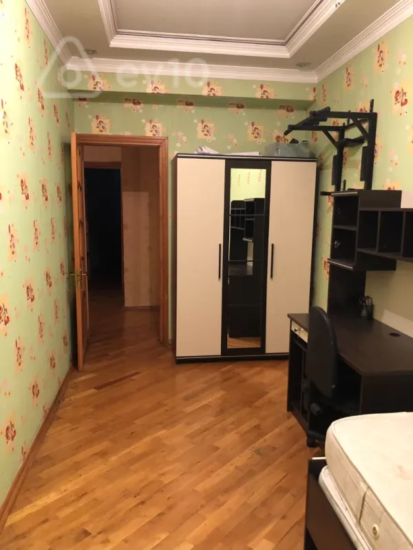 Kirayə verilir 3 otaqlı yeni tikili 112 m²