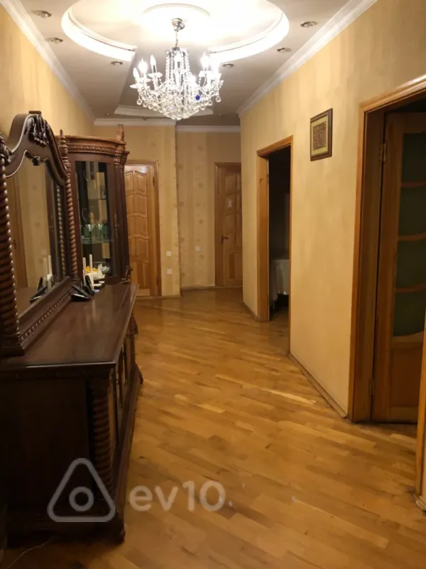 Kirayə verilir 3 otaqlı yeni tikili 112 m²