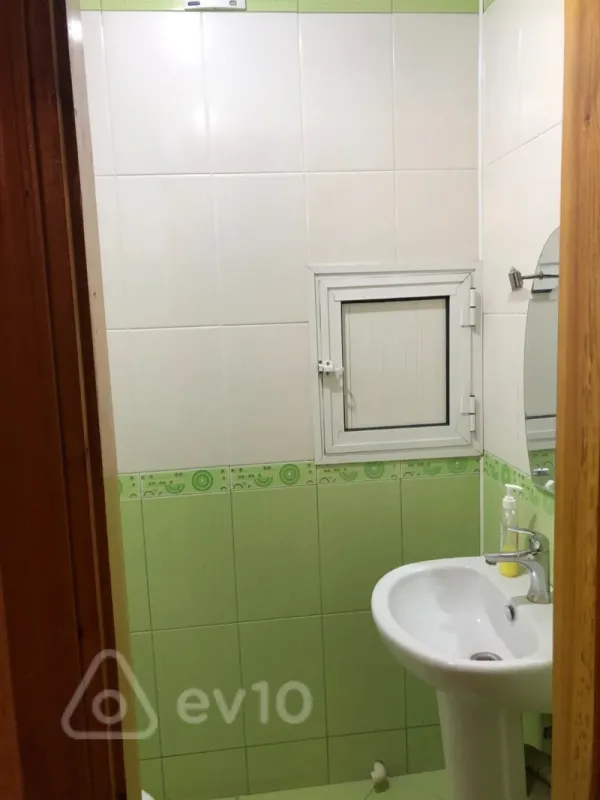 Kirayə verilir 3 otaqlı yeni tikili 112 m²