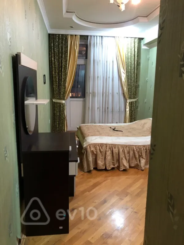 Kirayə verilir 3 otaqlı yeni tikili 112 m²