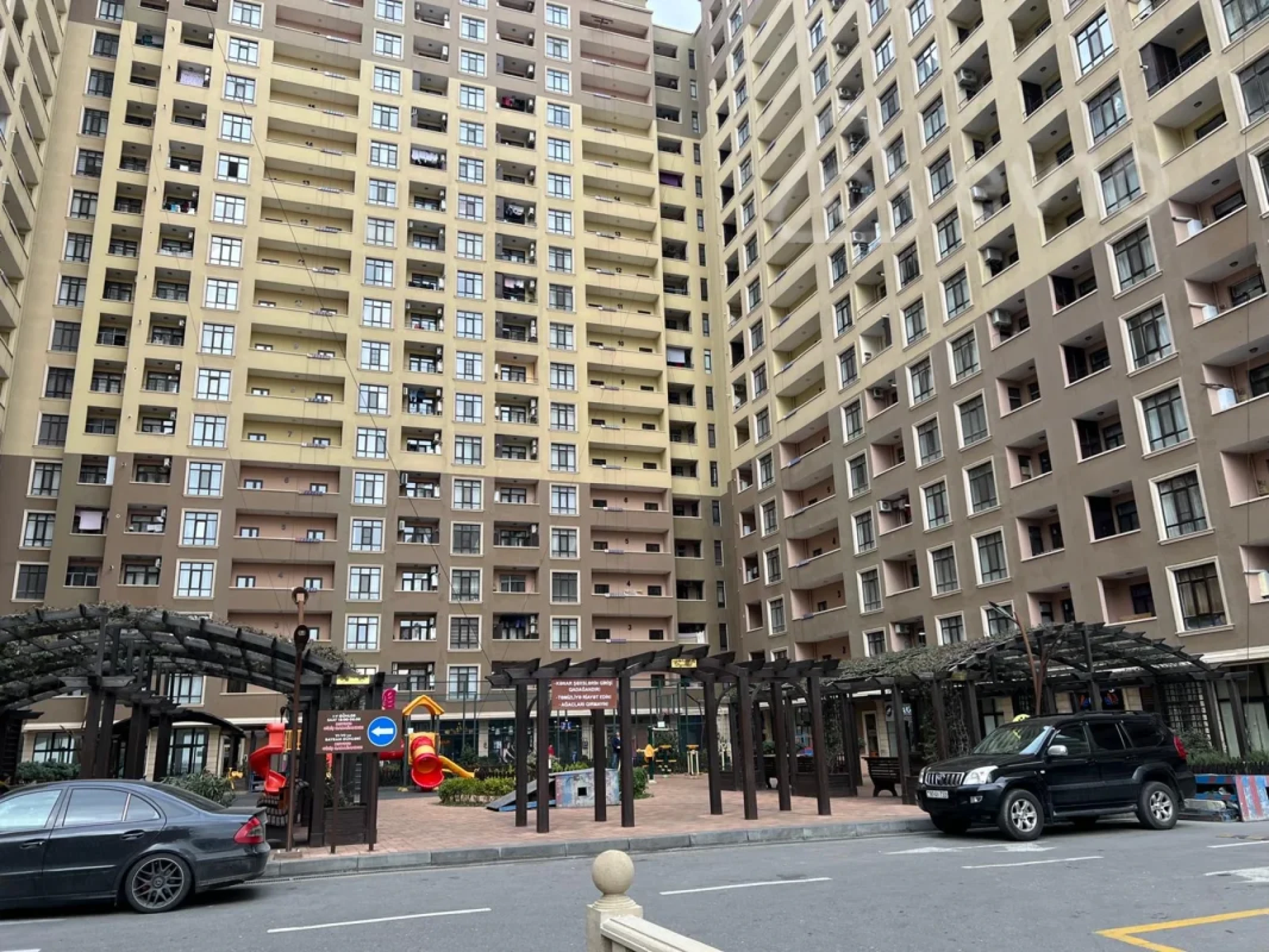 Kirayə verilir 3 otaqlı yeni tikili 100 m²