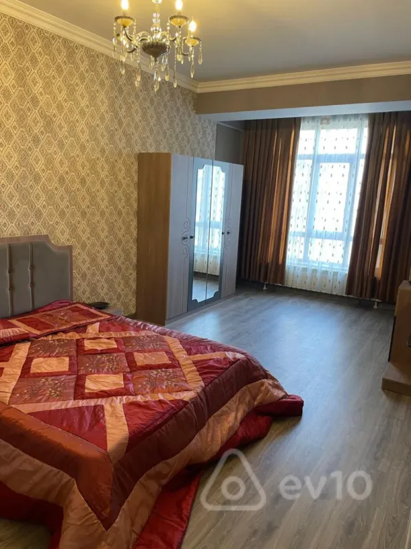 Kirayə verilir 3 otaqlı yeni tikili 100 m²