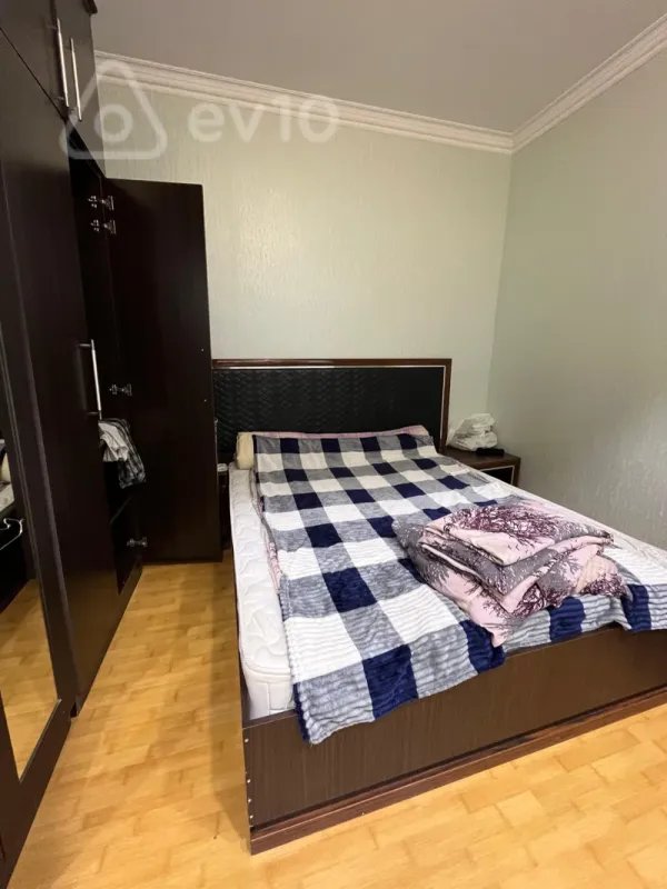 Kirayə verilir 3 otaqlı köhnə tikili 80 m²