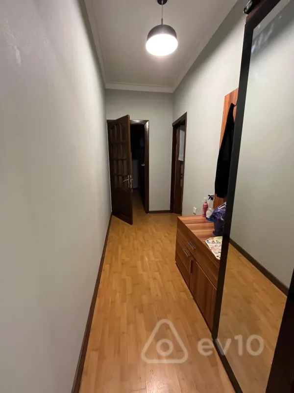 Kirayə verilir 3 otaqlı köhnə tikili 80 m²