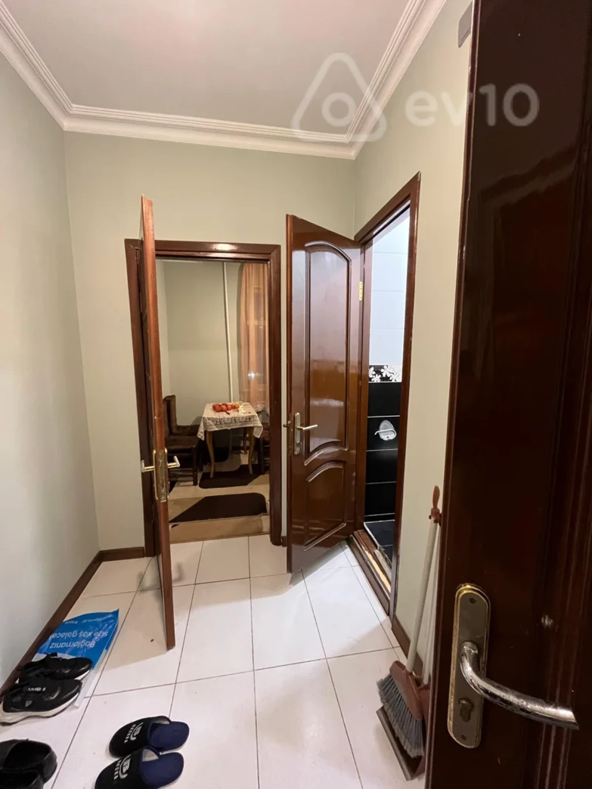 Kirayə verilir 3 otaqlı köhnə tikili 80 m²