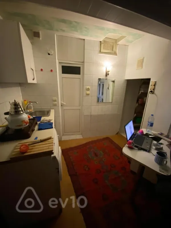 Kirayə verilir 1 otaqlı köhnə tikili 30 m²