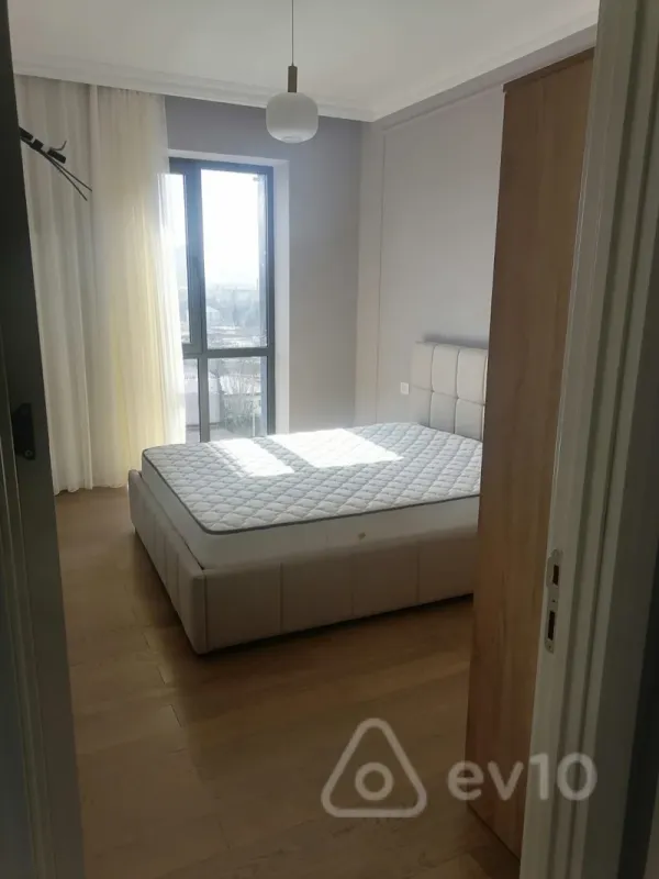 Kirayə verilir 3 otaqlı yeni tikili 68 m²