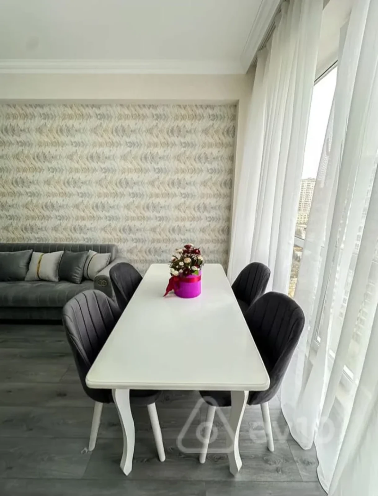 Kirayə verilir 2 otaqlı yeni tikili 60 m²