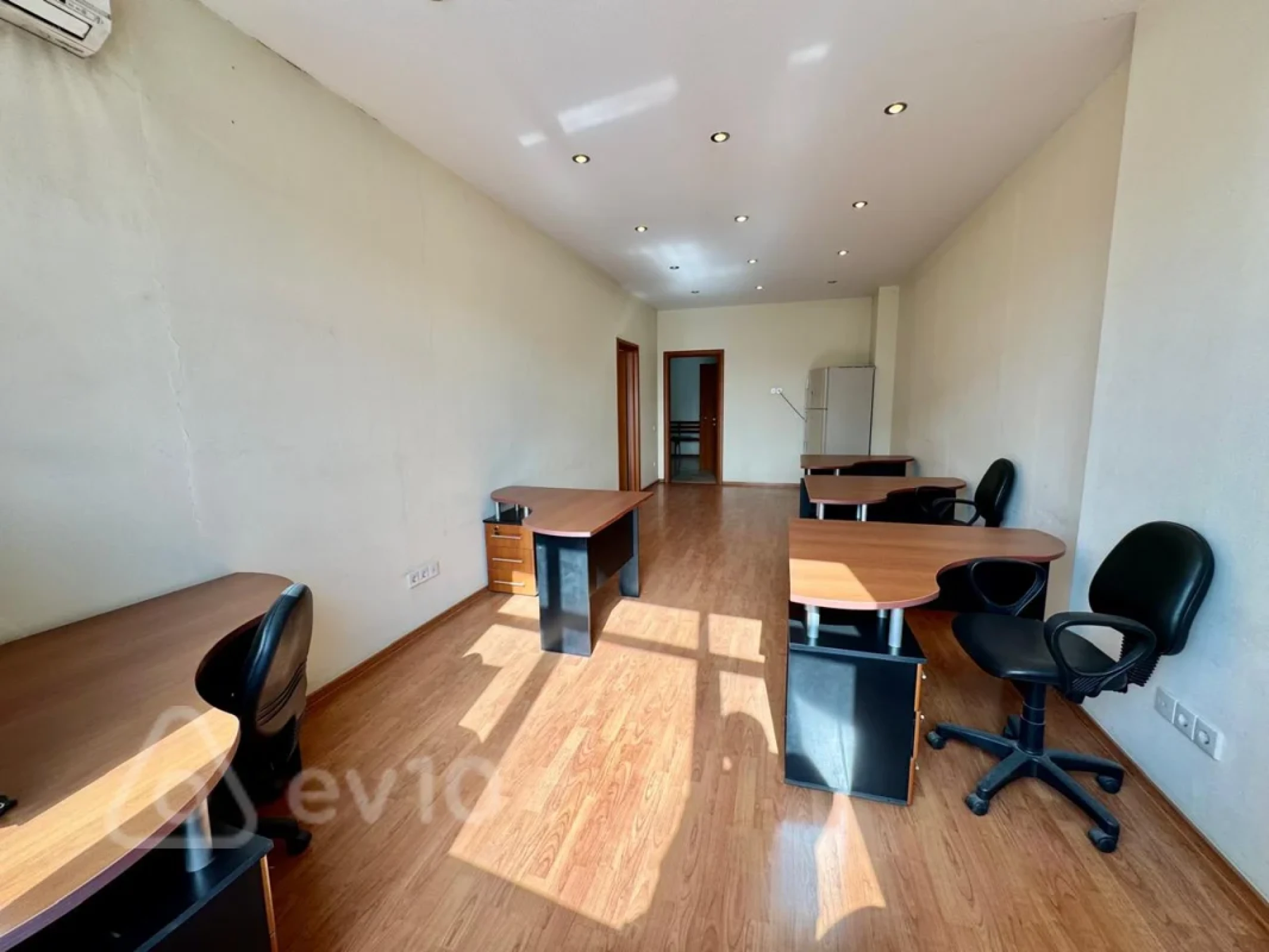 Satılır mənzil 208 m²