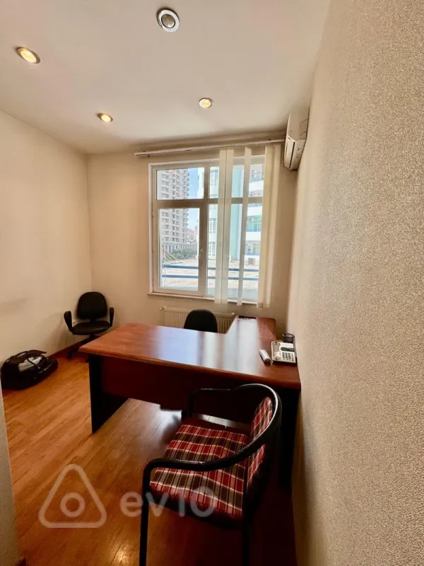 Satılır mənzil 208 m²