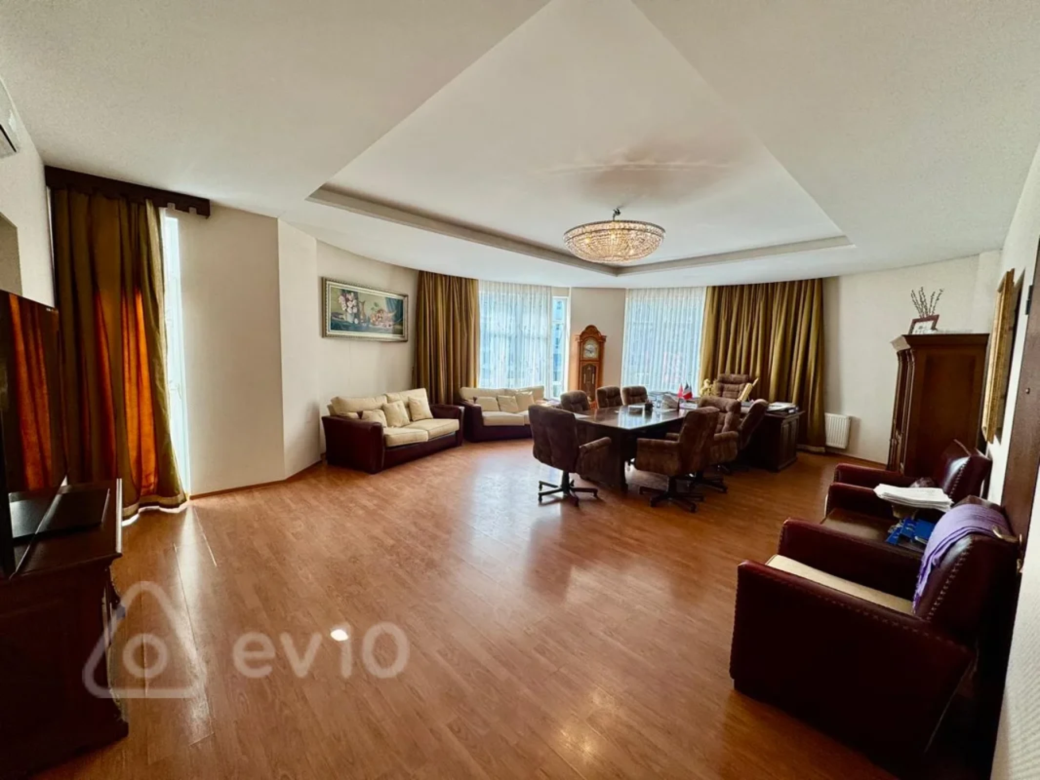 Satılır mənzil 208 m²