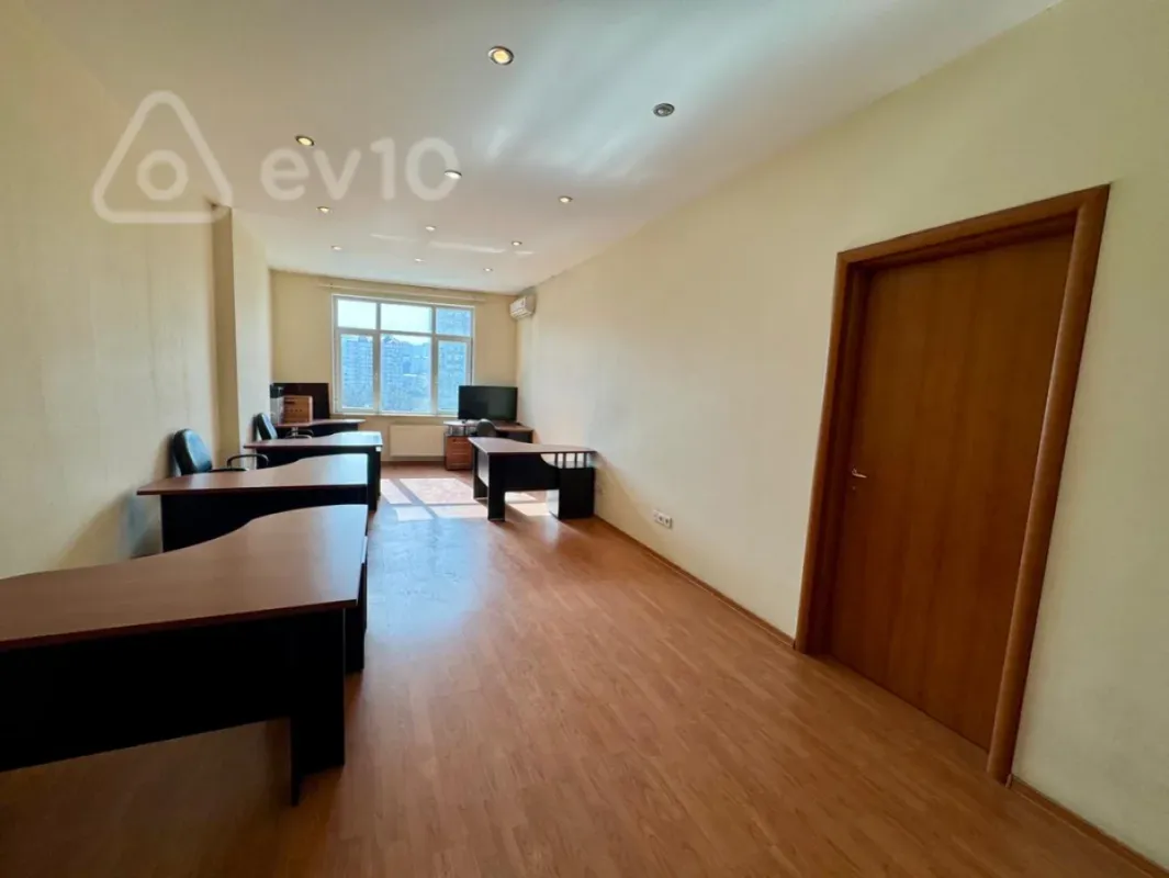 Satılır mənzil 208 m²