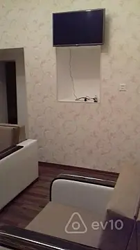 Kirayə verilir 2 otaqlı köhnə tikili 55 m²