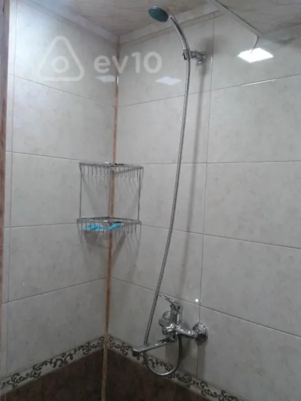 Kirayə verilir 2 otaqlı köhnə tikili 55 m²