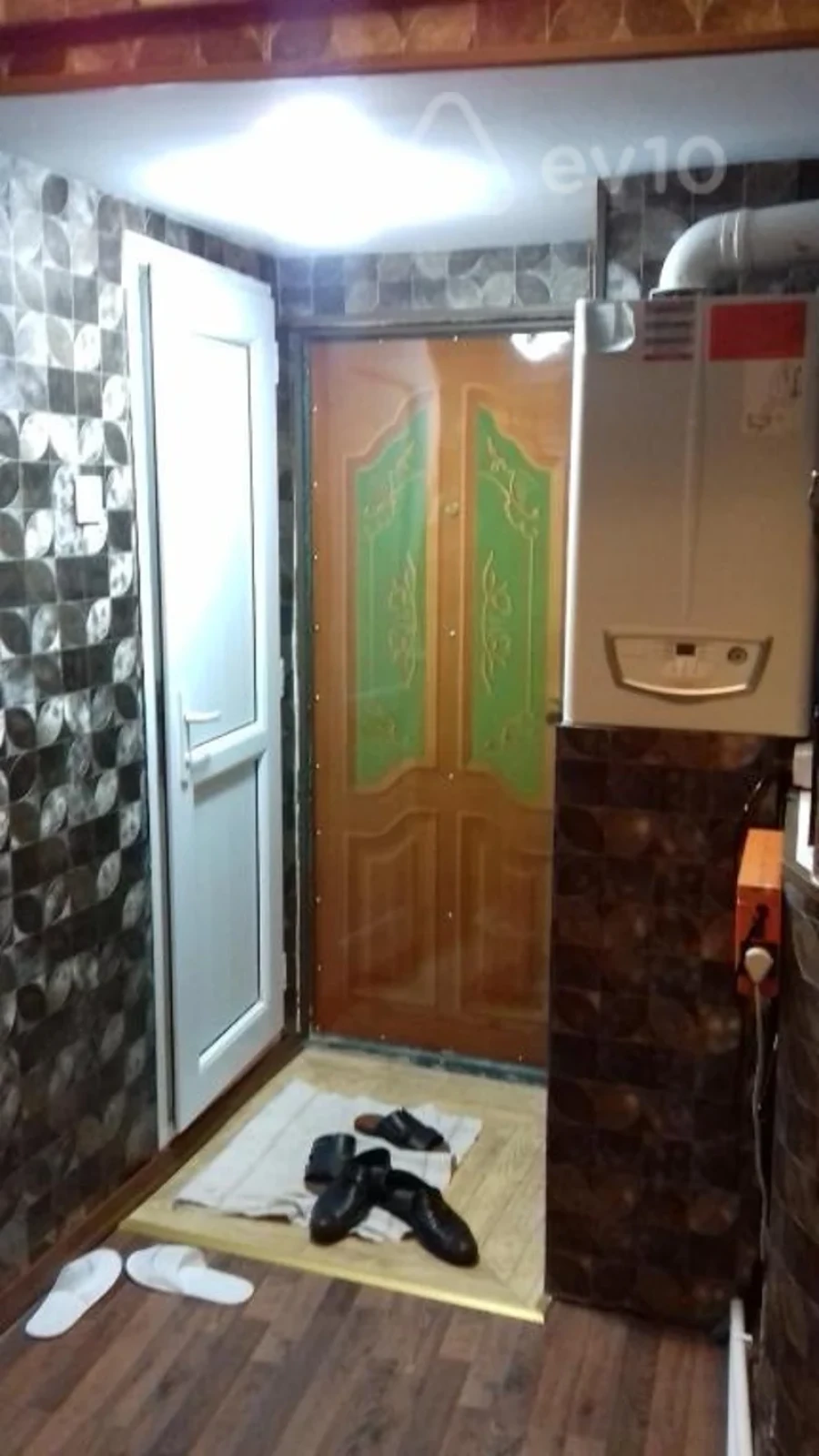 Kirayə verilir 2 otaqlı köhnə tikili 55 m²