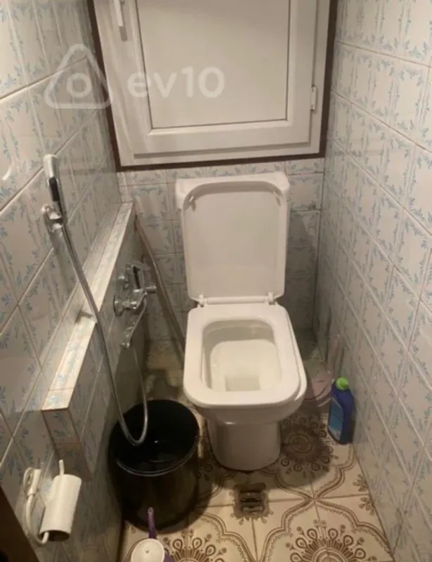 Kirayə verilir 3 otaqlı köhnə tikili 67 m²