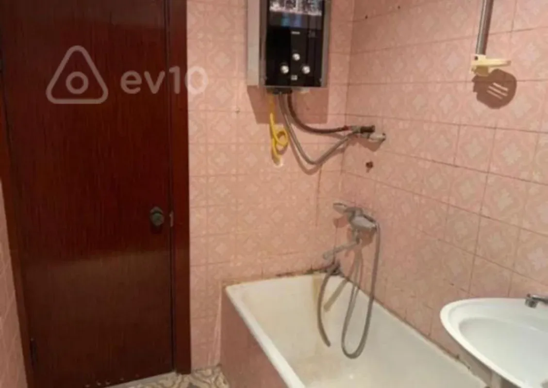 Kirayə verilir 3 otaqlı köhnə tikili 66 m²