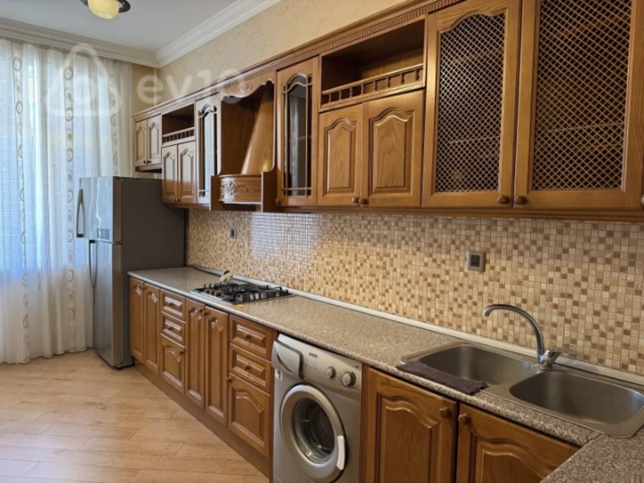 Kirayə verilir 2 otaqlı yeni tikili 105 m²