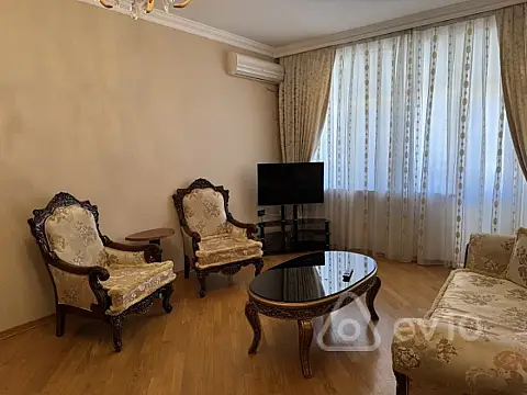 Kirayə verilir 2 otaqlı yeni tikili 105 m²