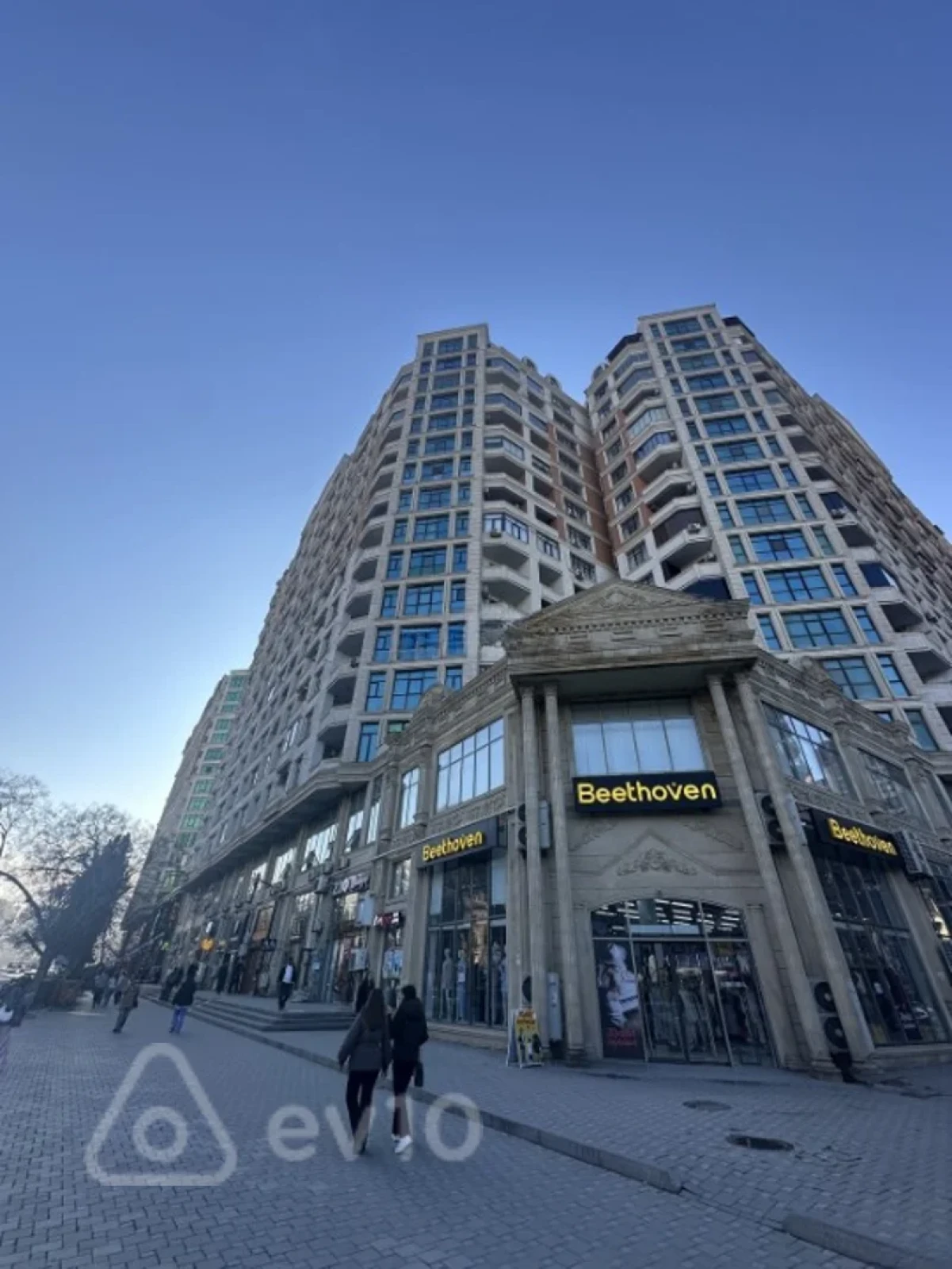 Kirayə verilir 3 otaqlı yeni tikili 110 m²