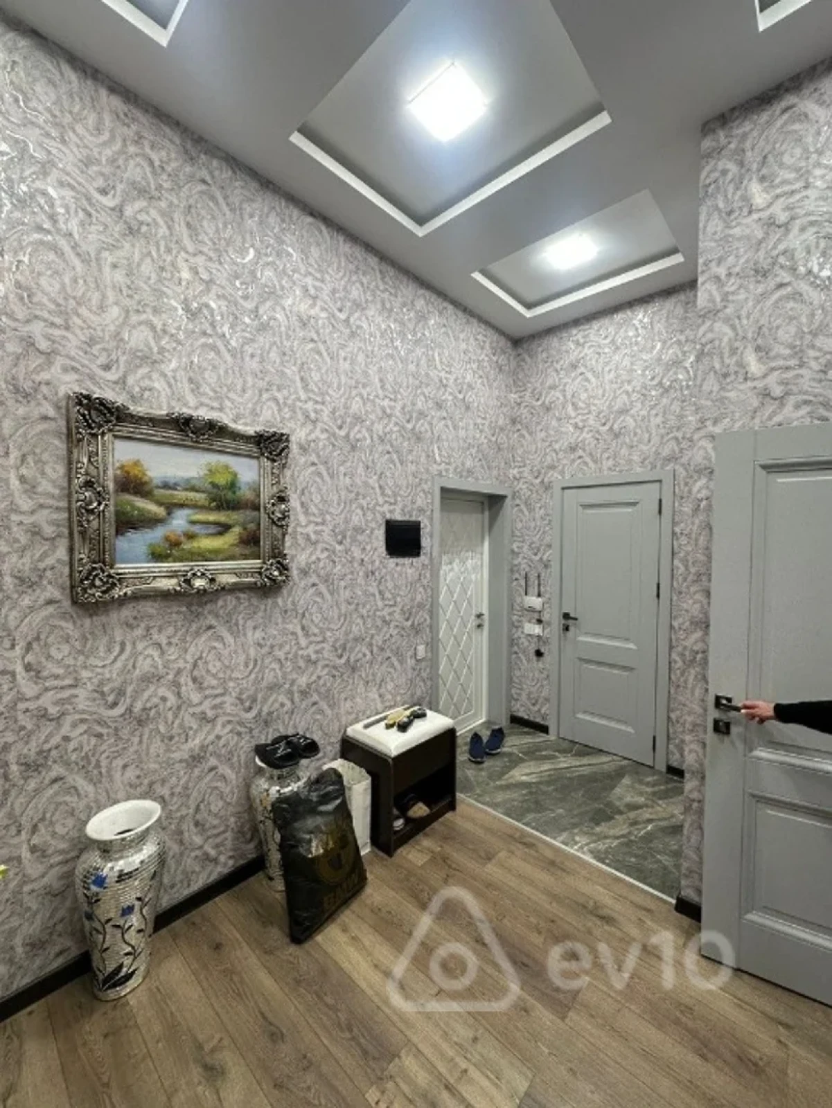 Kirayə verilir 3 otaqlı yeni tikili 110 m²