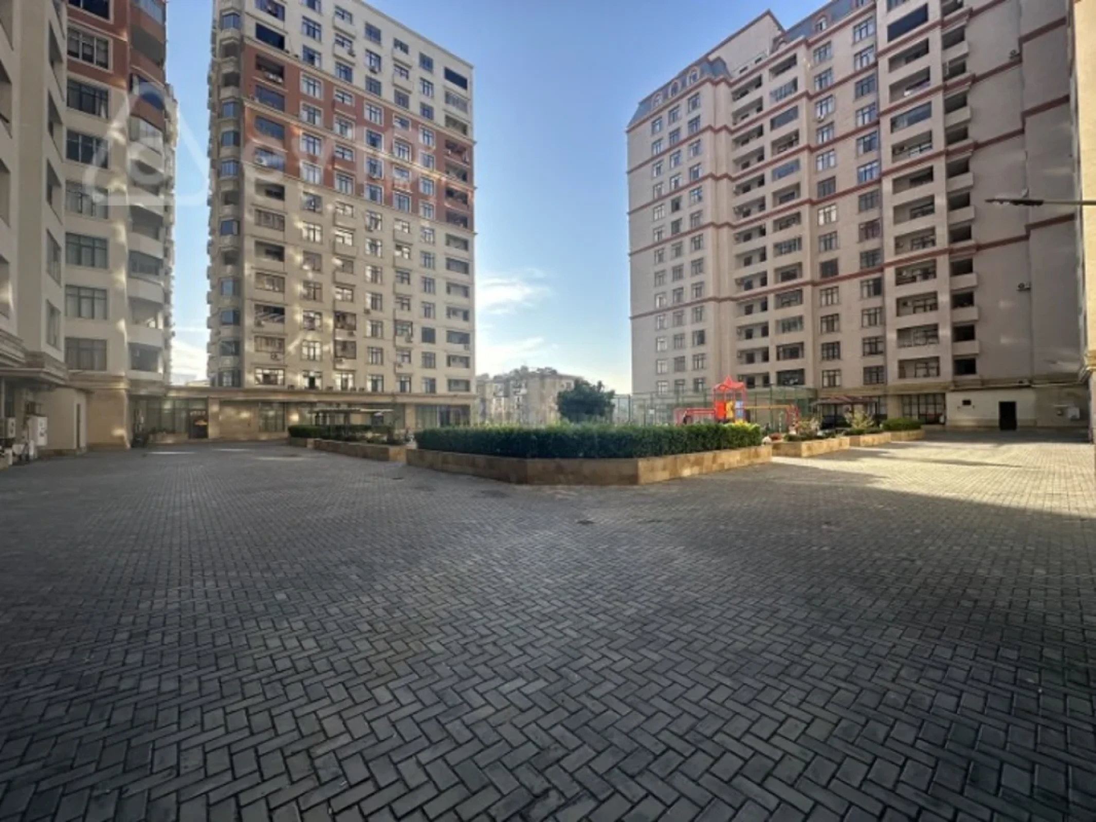 Kirayə verilir 3 otaqlı yeni tikili 110 m²