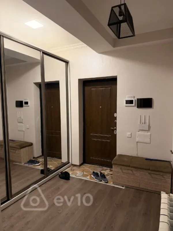 Kirayə verilir 2 otaqlı yeni tikili 60 m²