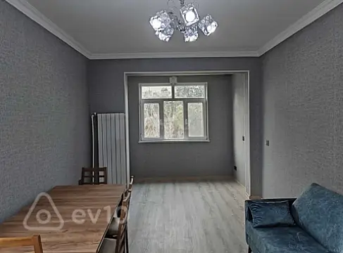 Kirayə verilir 2 otaqlı köhnə tikili 51 m²