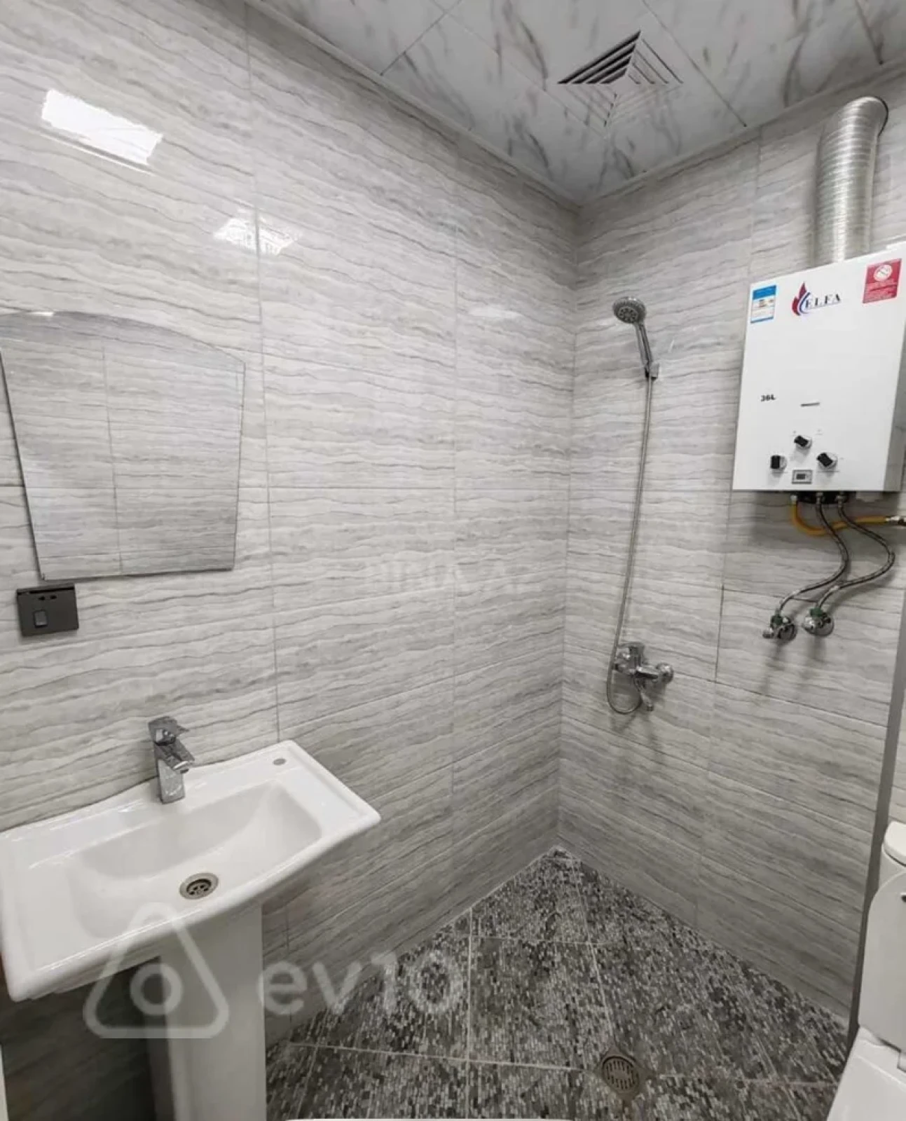 Kirayə verilir 2 otaqlı köhnə tikili 51 m²