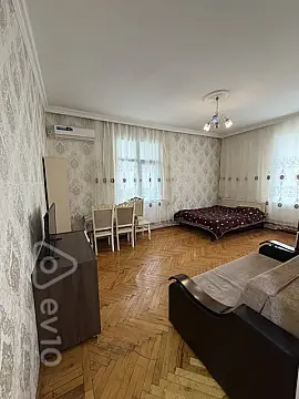 Kirayə verilir 1 otaqlı köhnə tikili 38 m² — Bakı, Nərimanov 1 otaq 38.00 m²