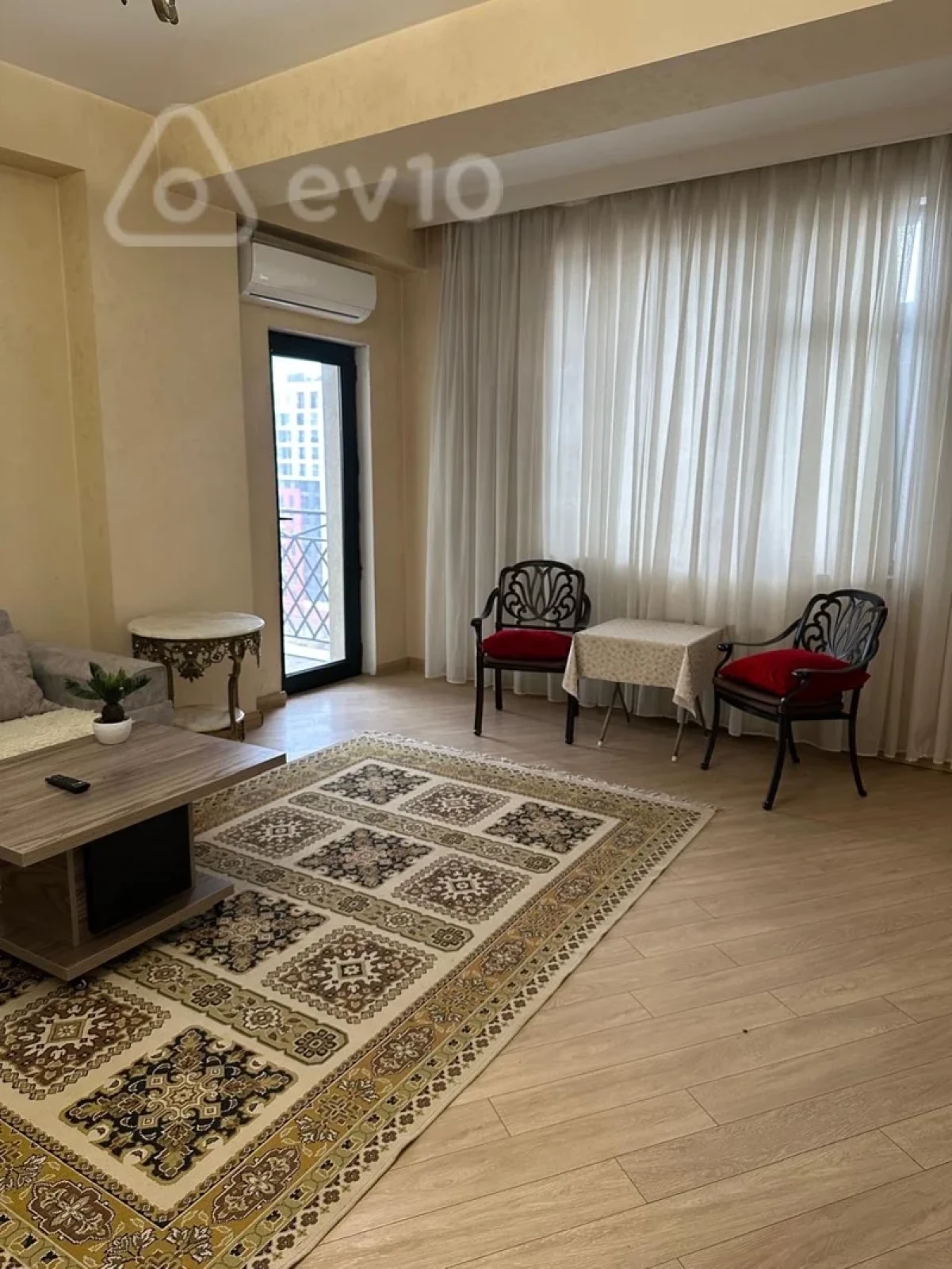 Kirayə verilir 3 otaqlı yeni tikili 110 m²